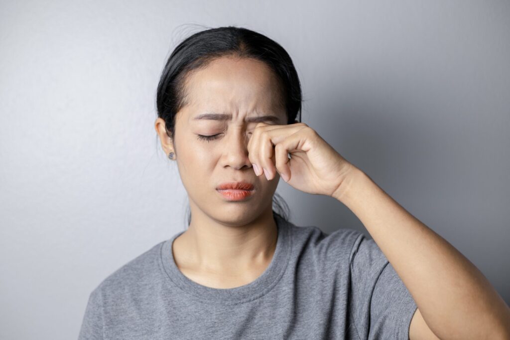 eye irritation causes and treatments