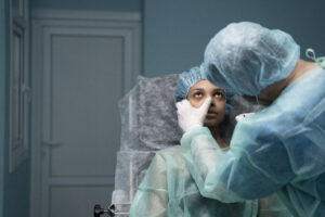 eye specialist doctors in Thane