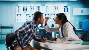 Cornea specialist in Thane